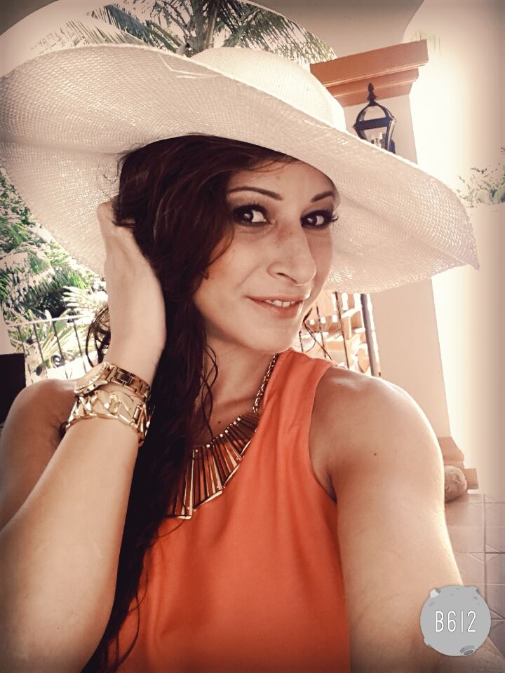 Martina Gold. bio, videos y fotos